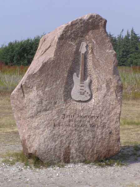 448px-jimi_hendrix_memorial_p7230128 448px-jimi_hendrix_memorial_p7230128